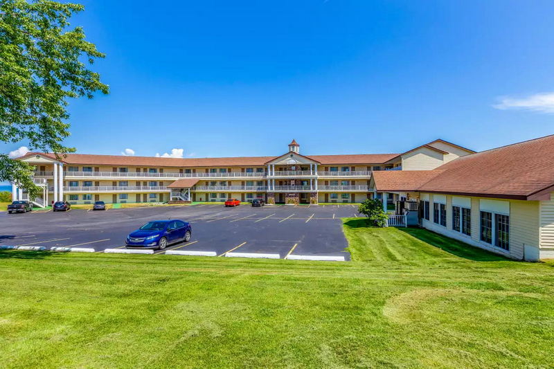 Quality Inn Lakefront (Heritage Inn Motel) - From Choice Motels Website